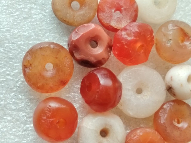 古玩玉器限量特價天然瑪瑙珠一組拍賣,當前價格299元