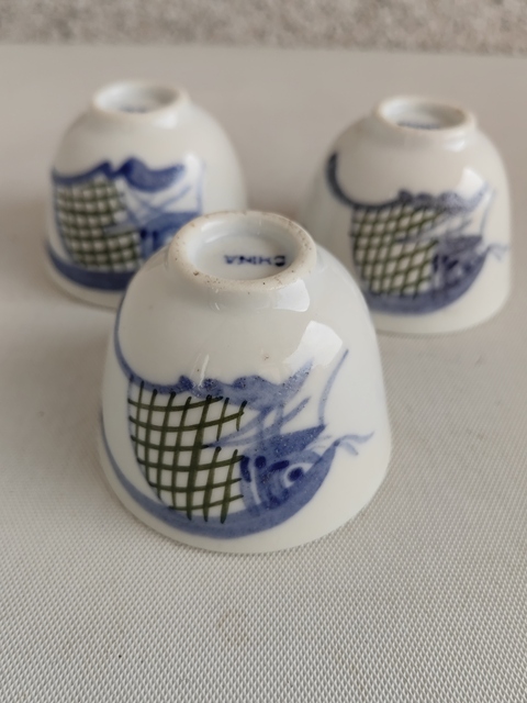 古玩陶瓷釉下彩魚藻紋杯拍賣,當(dāng)前價(jià)格198元