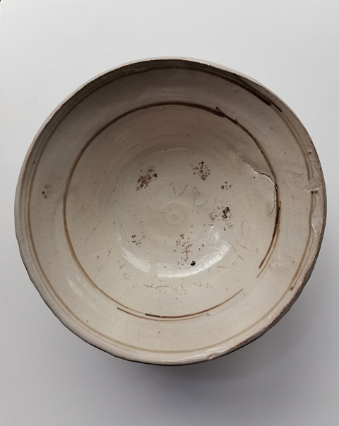 古玩陶瓷緇素品種茶碗拍賣,當前價格0元
