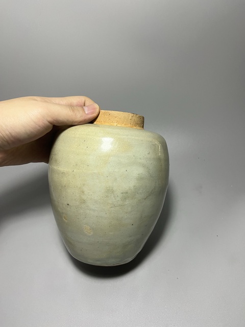 古玩陶瓷龍泉青瓷冬瓜罐拍賣,當前價格0元