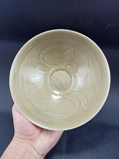 古玩陶瓷宋代·青釉劃花紋碗真品鑒賞圖