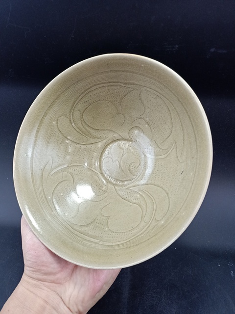 古玩陶瓷宋代·青釉劃花紋碗真品鑒賞圖