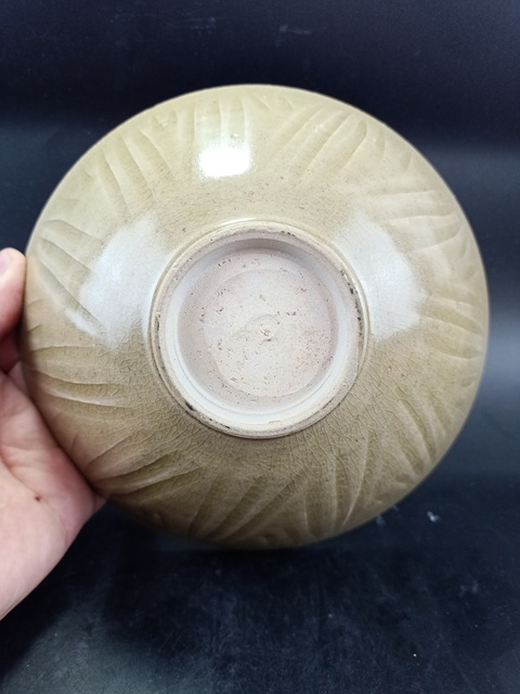古玩陶瓷宋代·青釉劃花紋碗真品鑒賞圖