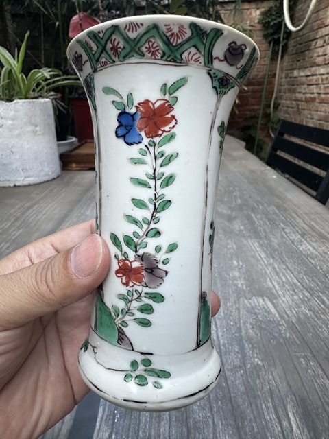 古玩陶瓷康熙五彩花卉紋花觚拍賣，當前價格3777元