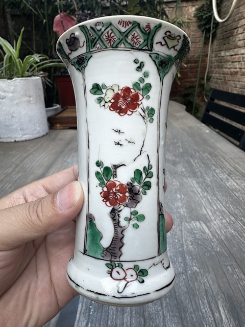古玩陶瓷康熙五彩花卉紋花觚拍賣，當前價格3777元