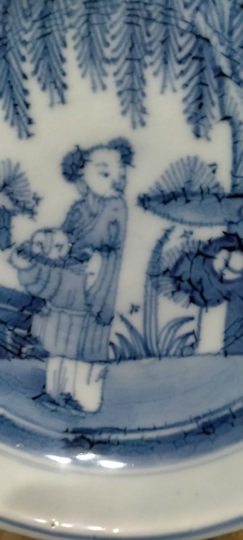 古玩陶瓷清中期青花人物盤真品鑒賞圖