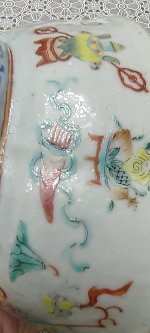 古玩陶瓷粉彩海棠型貢盤真品鑒賞圖