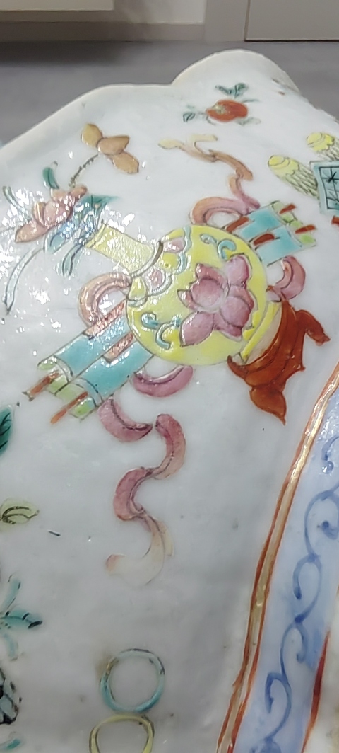 古玩陶瓷粉彩海棠型貢盤真品鑒賞圖