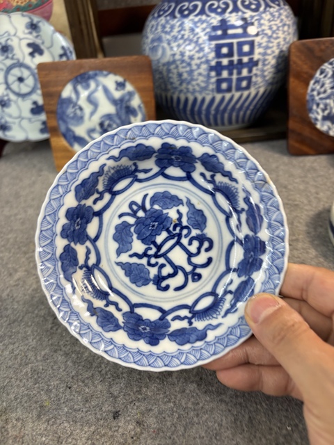 古玩陶瓷晚清青花深腹折沿盤真品鑒賞圖