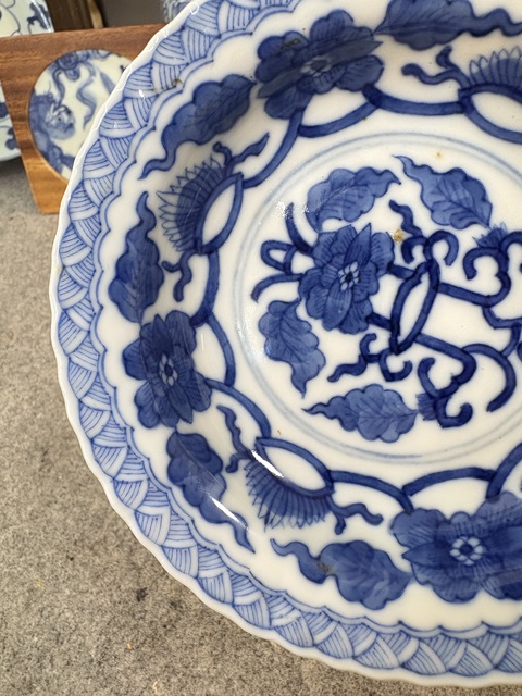 古玩陶瓷晚清青花深腹折沿盤真品鑒賞圖