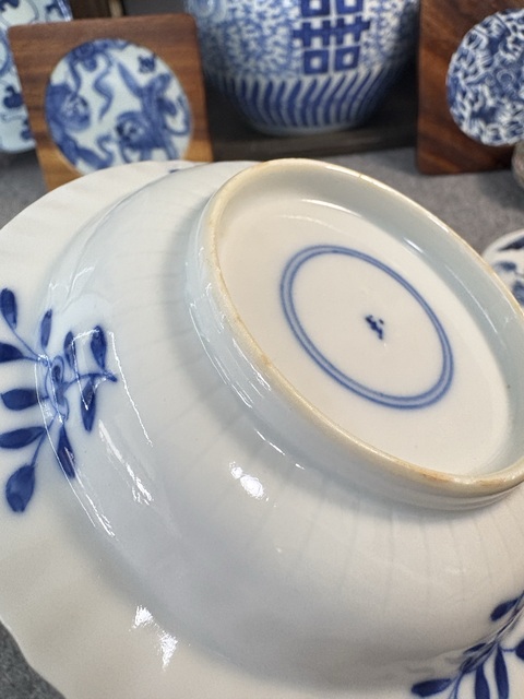 古玩陶瓷晚清青花深腹折沿盤真品鑒賞圖