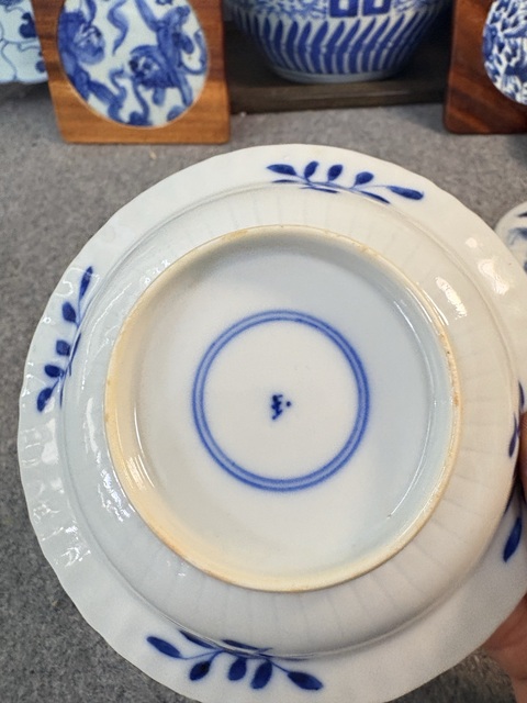 古玩陶瓷晚清青花深腹折沿盤真品鑒賞圖