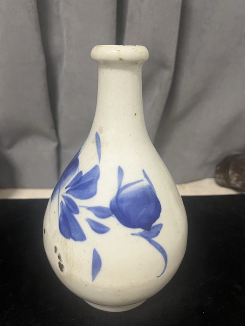 古玩陶瓷青花花卉紋瓶真品鑒賞圖
