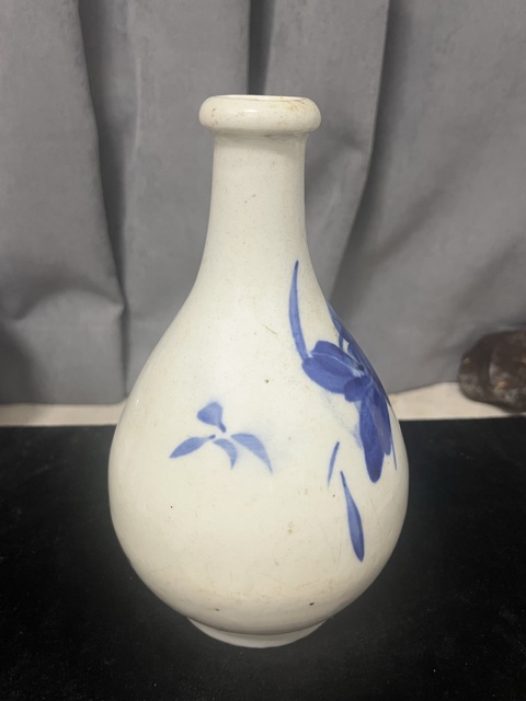 古玩陶瓷青花花卉紋瓶真品鑒賞圖