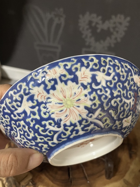 古玩陶瓷藍地粉彩花卉紋蓋盤拍賣，當前價格1988元
