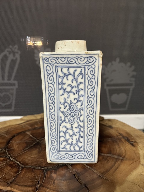 古玩陶瓷青花淡描花卉紋茶葉罐拍賣，當前價格1388元