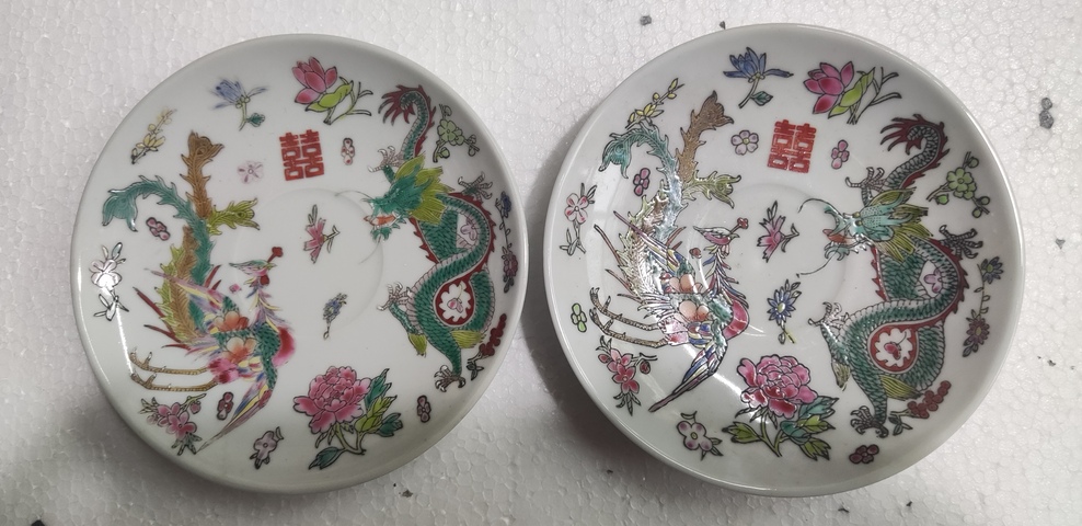 古玩陶瓷創匯期龍鳳紋粉彩盤一對拍賣,當前價格188元