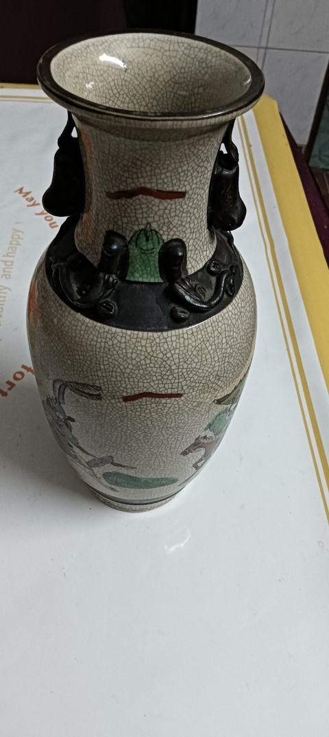 古玩陶瓷哥釉刀馬旦故事人物瓶真品鑒賞圖