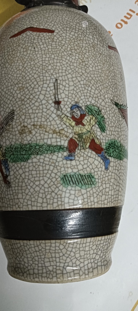古玩陶瓷哥釉刀馬旦故事人物瓶真品鑒賞圖