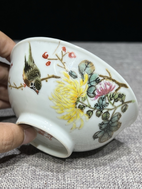 古玩陶瓷花鳥紋粉彩碗真品鑒賞圖