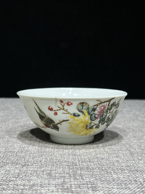 古玩陶瓷花鳥紋粉彩碗真品鑒賞圖