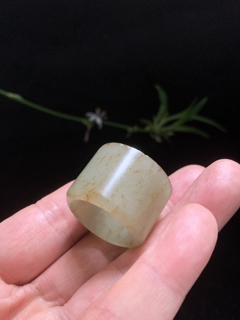 古玩玉器和田玉雕“素紋扳指”真品鑒賞圖