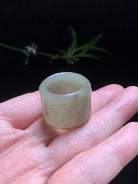 古玩玉器和田玉雕“素紋扳指”真品鑒賞圖