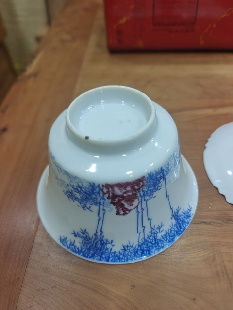 古玩陶瓷民國 藍料彩竹紋蓋碗真品鑒賞圖