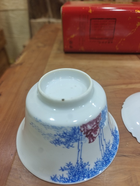 古玩陶瓷民國 藍料彩竹紋蓋碗真品鑒賞圖