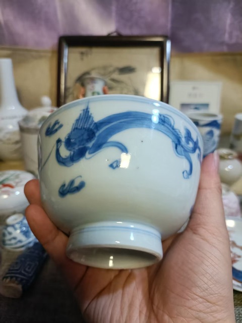 古玩陶瓷青花螭龍紋茶碗真品鑒賞圖