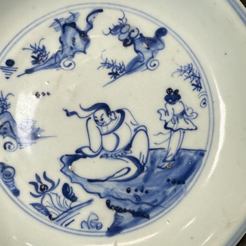 古玩陶瓷青花人物紋盤真品鑒賞圖