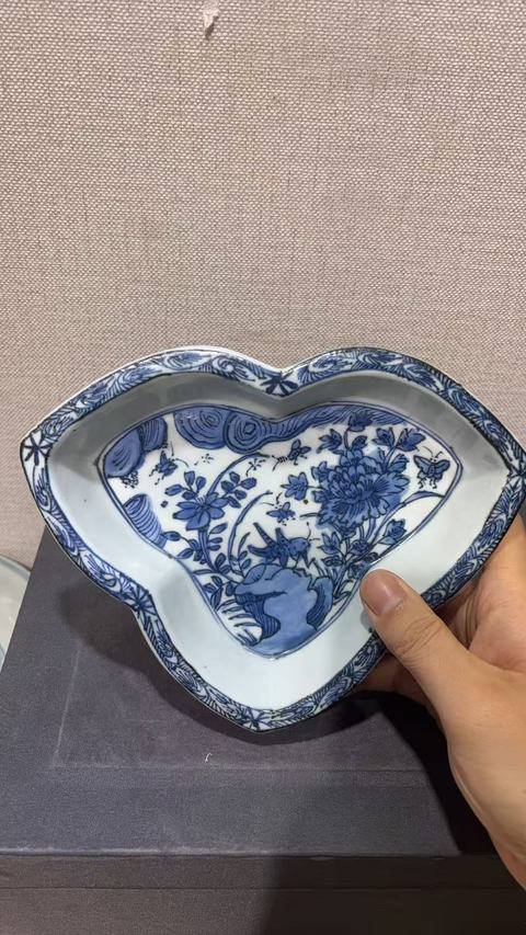 古玩陶瓷日本明治青花飛黃騰達圖三足洗真品鑒賞圖