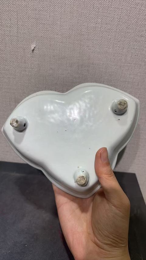 古玩陶瓷日本明治青花飛黃騰達圖三足洗真品鑒賞圖
