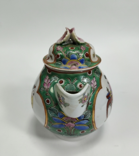 古玩陶瓷粉彩人物紋茶壺真品鑒賞圖