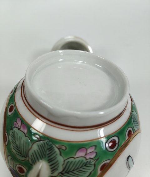 古玩陶瓷粉彩人物紋茶壺真品鑒賞圖