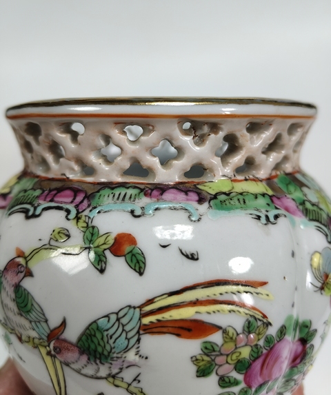 古玩陶瓷廣彩花鳥紋花囊真品鑒賞圖