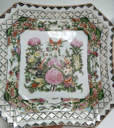 古玩陶瓷廣彩花蝶紋盤真品鑒賞圖