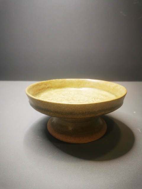 古玩陶瓷南朝至隋洪州窯花卉紋高足盤拍賣,當前價格12000元