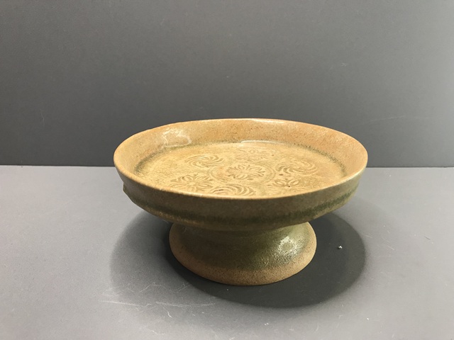 古玩陶瓷南朝至隋洪州窯花卉紋高足盤拍賣,當前價格12000元