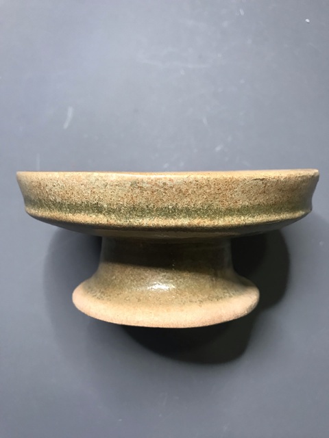 古玩陶瓷南朝至隋洪州窯花卉紋高足盤拍賣,當前價格12000元