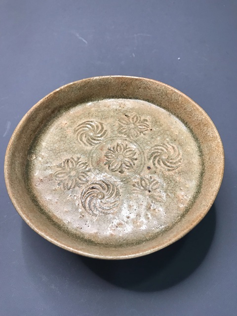 古玩陶瓷南朝至隋洪州窯花卉紋高足盤拍賣,當前價格12000元
