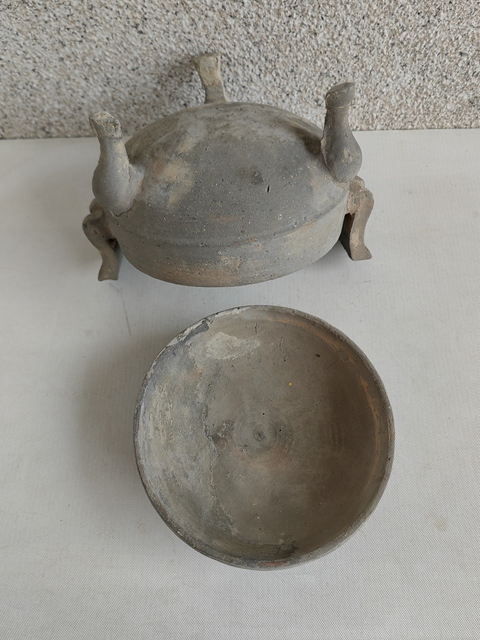 古玩陶瓷灰陶三足鼎拍賣,當前價格398元