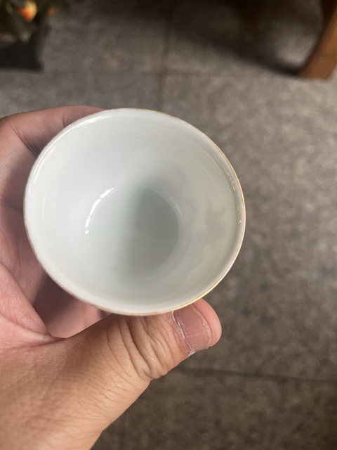 古玩陶瓷礬紅獅紋杯真品鑒賞圖