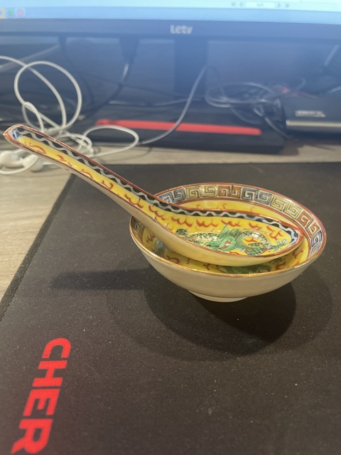 古玩陶瓷廣彩龍紋碟和勺拍賣，當(dāng)前價格220元