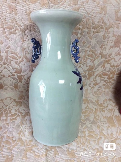 古玩陶瓷豆青釉青花鳳凰牡丹紋瓶真品鑒賞圖