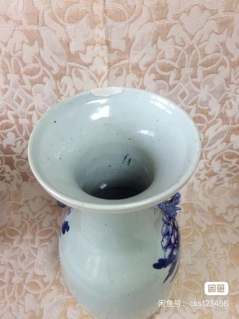 古玩陶瓷豆青釉青花鳳凰牡丹紋瓶真品鑒賞圖