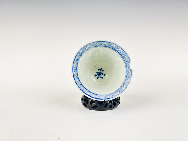 古玩陶瓷清光緒·青花人物故事鈴鐺杯真品鑒賞圖