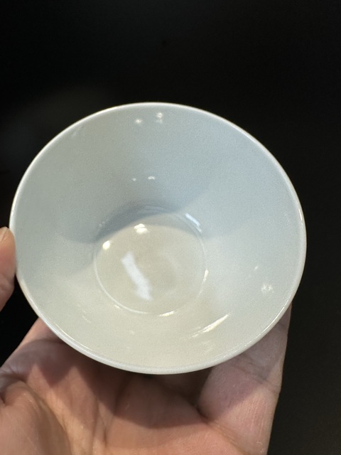 古玩陶瓷當代·粉彩嬰戲紋臥足杯 真品鑒賞圖