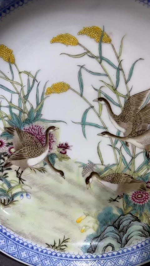 古玩陶瓷琺瑯彩飛鳴宿食紋盤真品鑒賞圖
