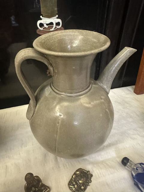 古玩陶瓷青釉執(zhí)壺真品鑒賞圖